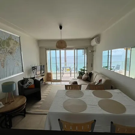 Apartment Comfortable With Sea View