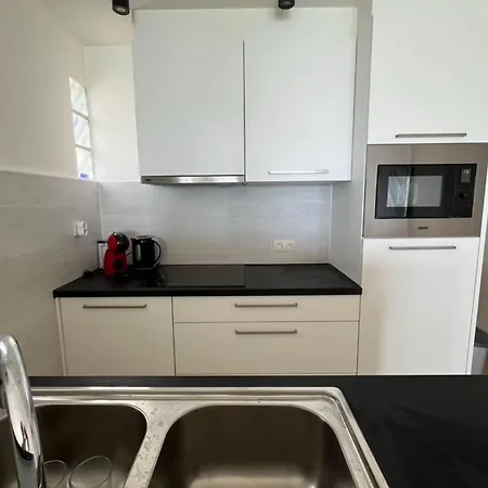 Comfortable With Sea View Apartment Antibes