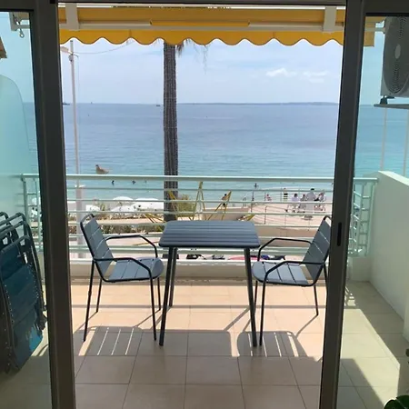 Apartment Comfortable With Sea View