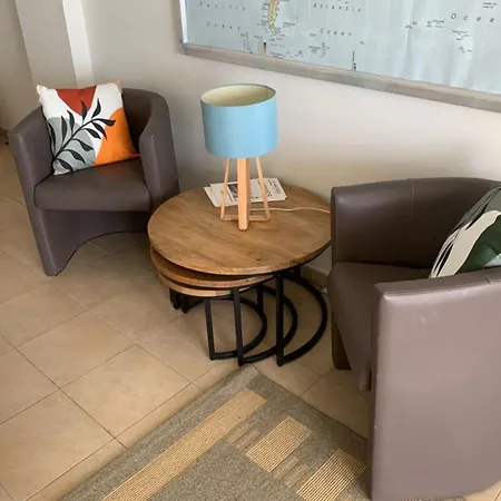 Apartment Comfortable With Sea View