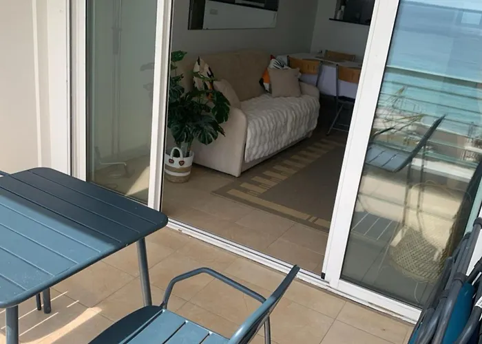 アパート Comfortable With Sea View アンティーブ